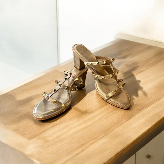 Samantha - WalkTheTalk